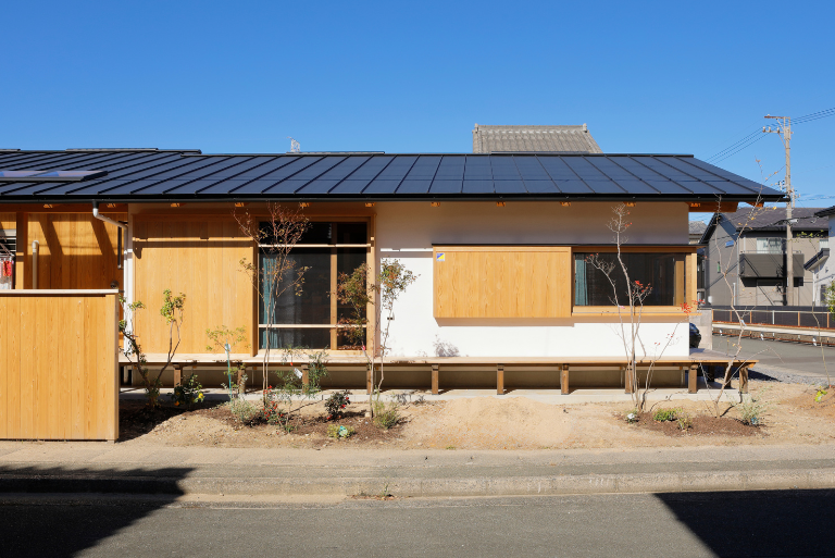 大きな窓と畳　浜松